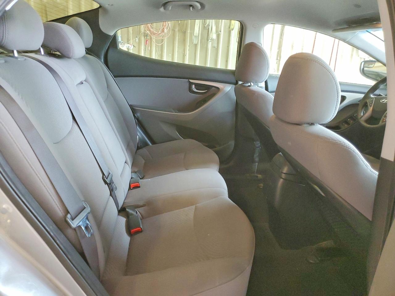 2015 HYUNDAI ELANTRA SE photo 28