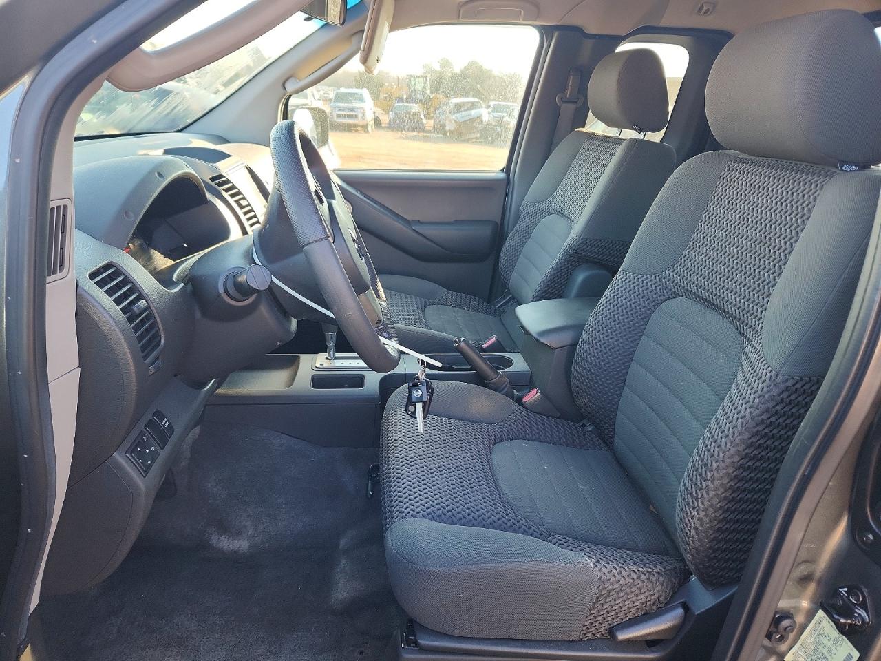 2005 NISSAN FRONTIER SE photo 13