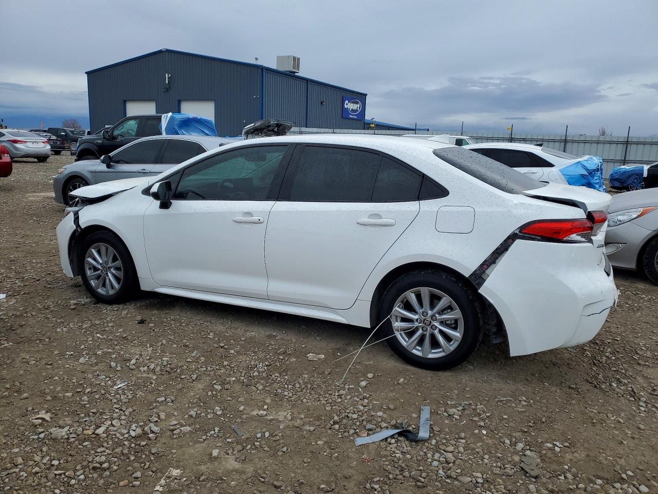 2023 TOYOTA COROLLA LE photo 3