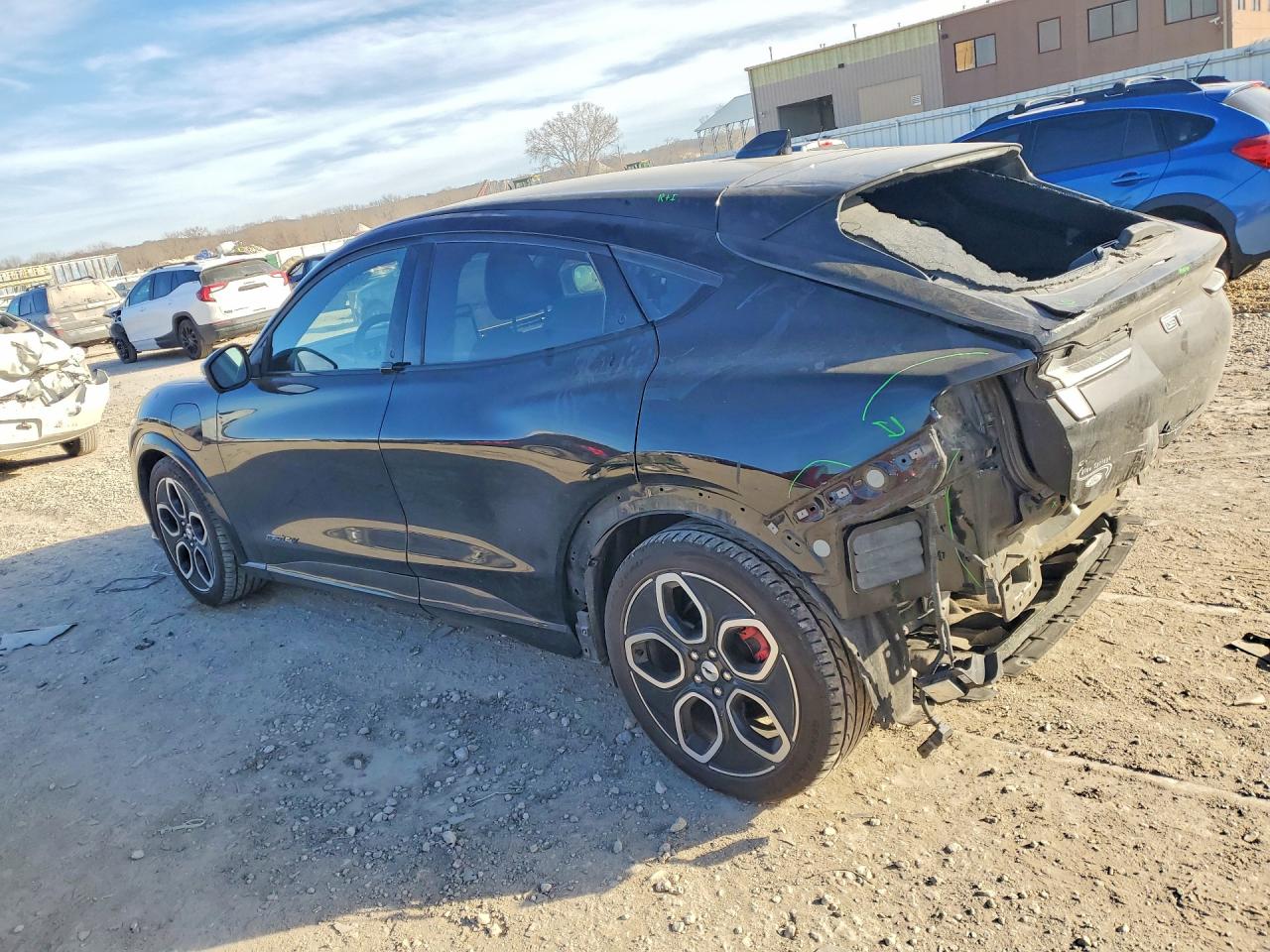 2022 FORD MUSTANG MACH-E GT photo 3