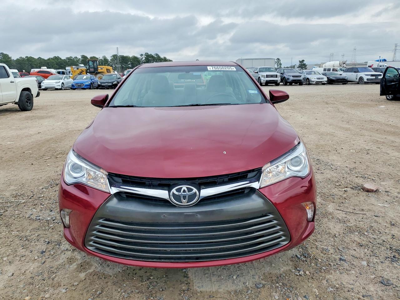 2015 TOYOTA CAMRY LE photo 5