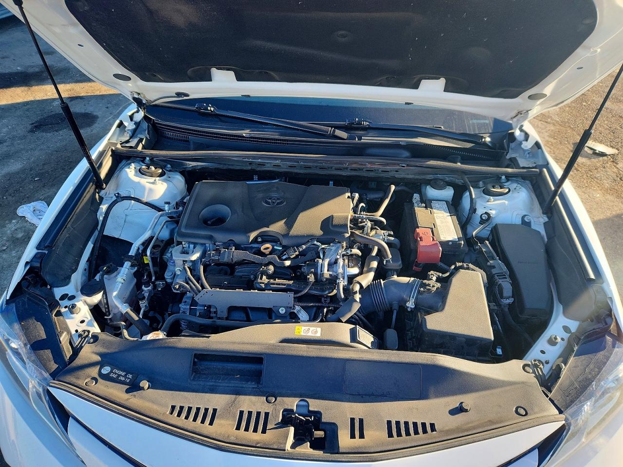 2020 TOYOTA CAMRY LE photo 21