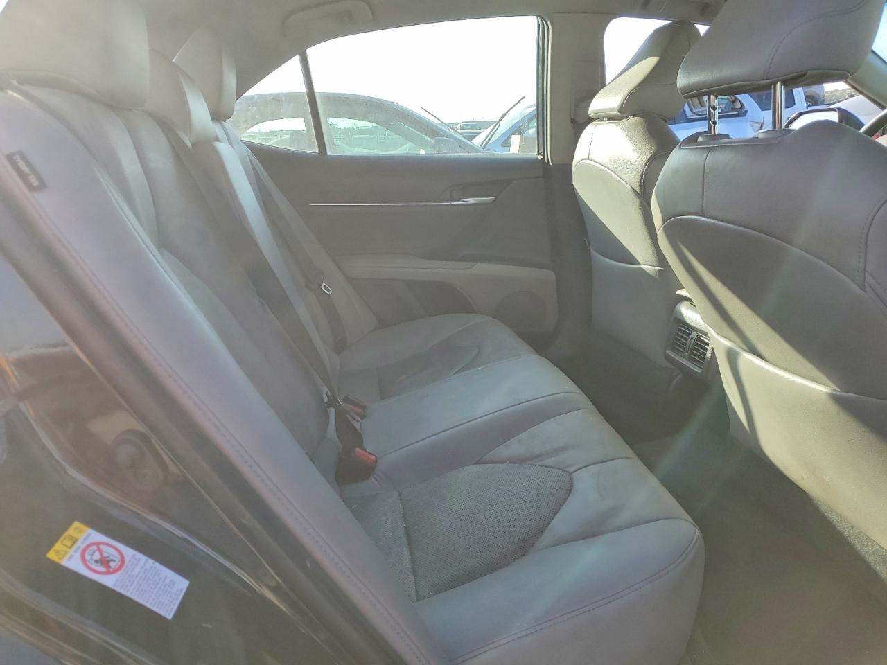 2018 TOYOTA CAMRY XSE photo 19