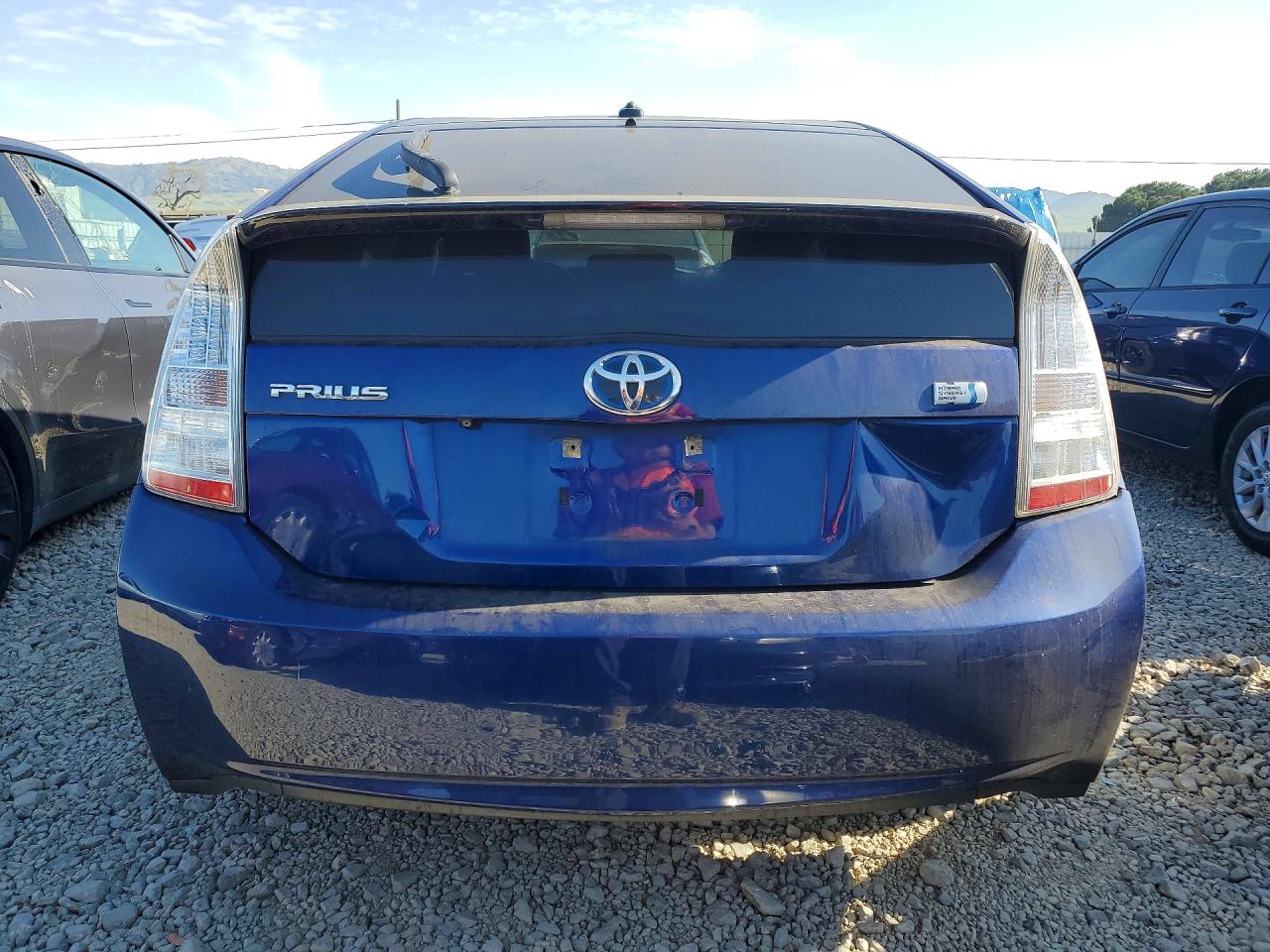 2010 TOYOTA PRIUS III photo 16