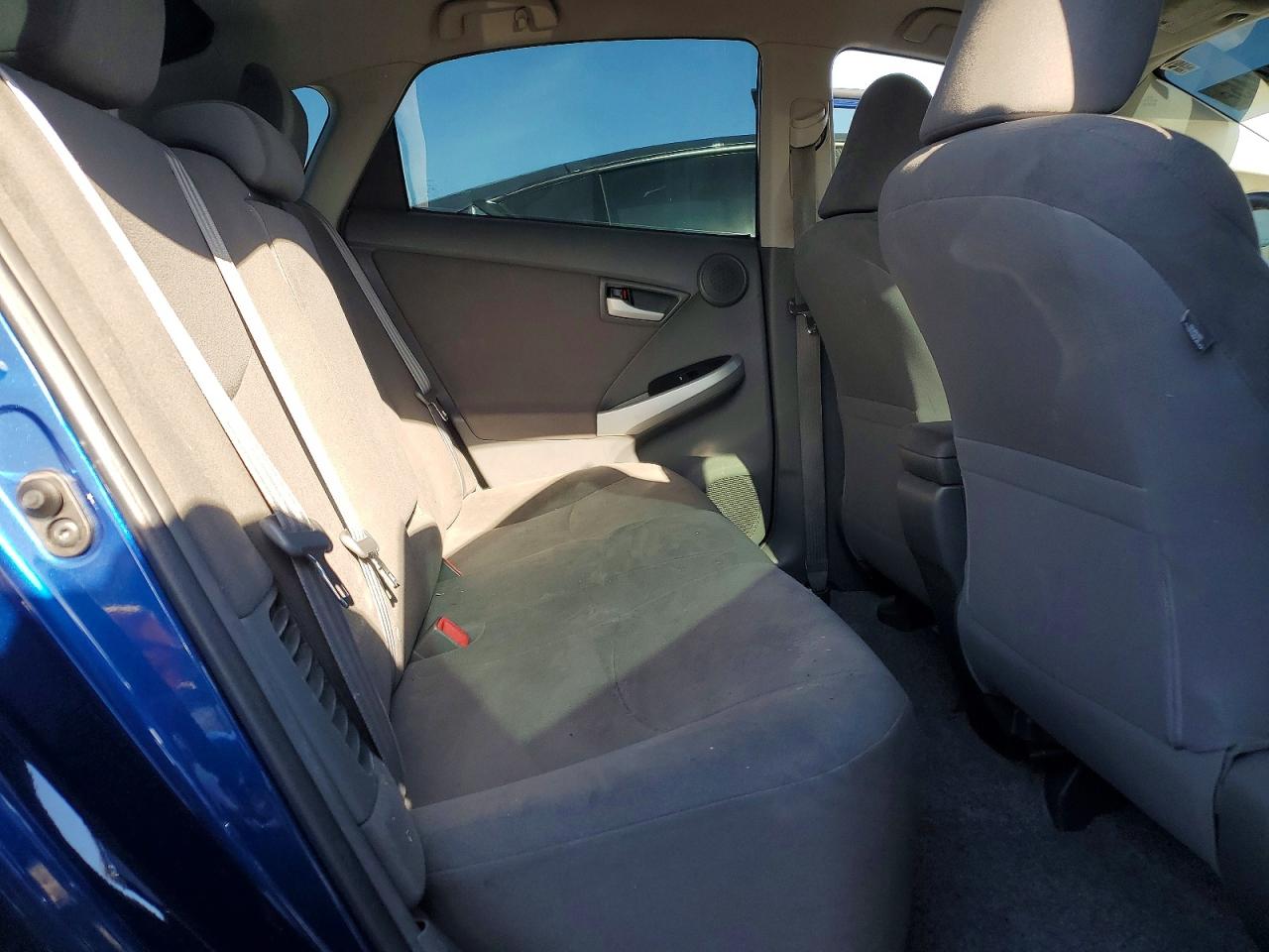 2010 TOYOTA PRIUS III photo 28