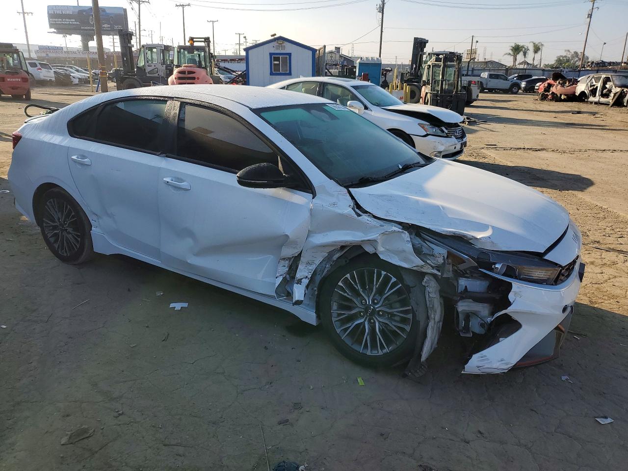 2023 KIA FORTE GT LINE photo 4