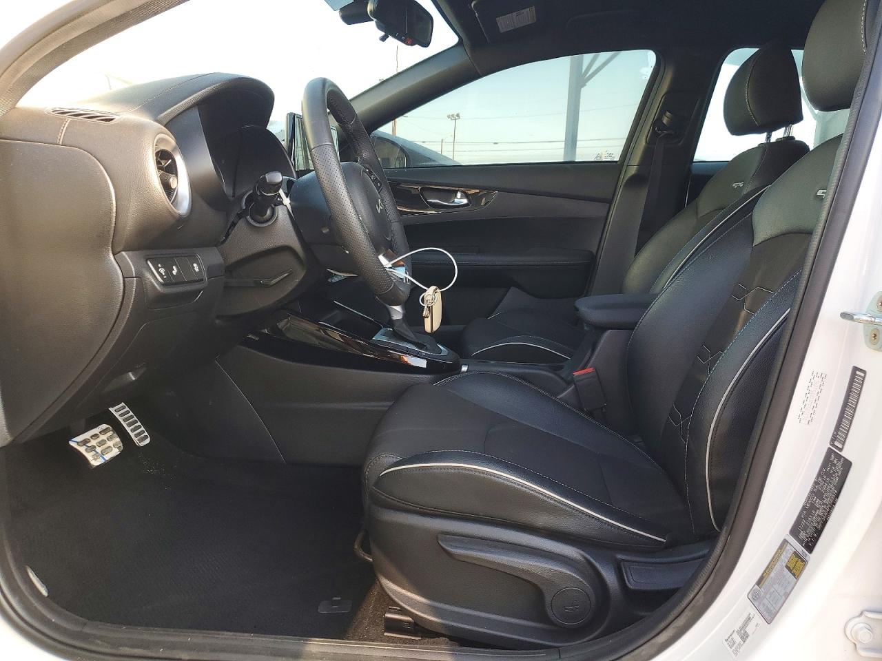 2023 KIA FORTE GT LINE photo 7