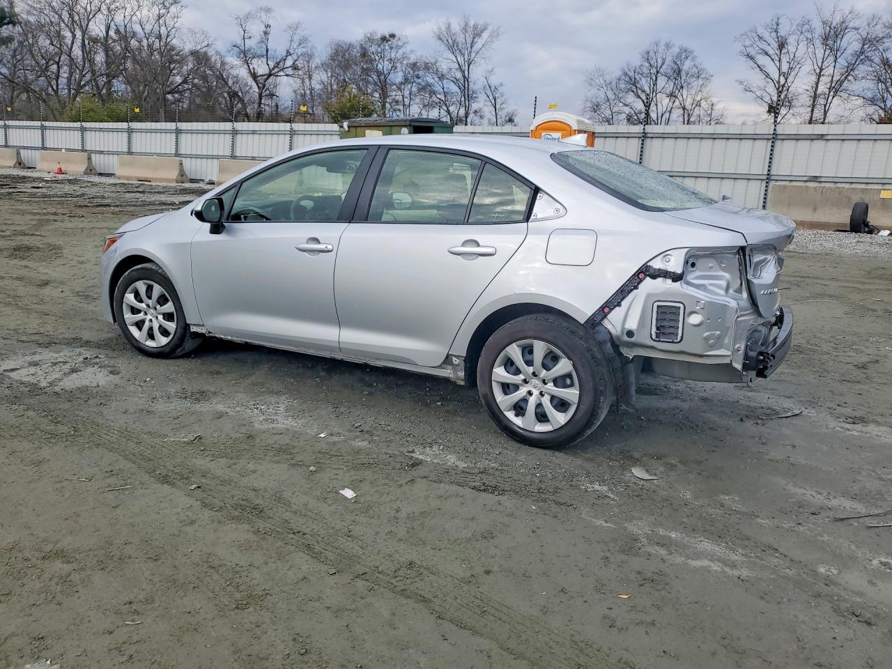 2023 TOYOTA COROLLA LE photo 4