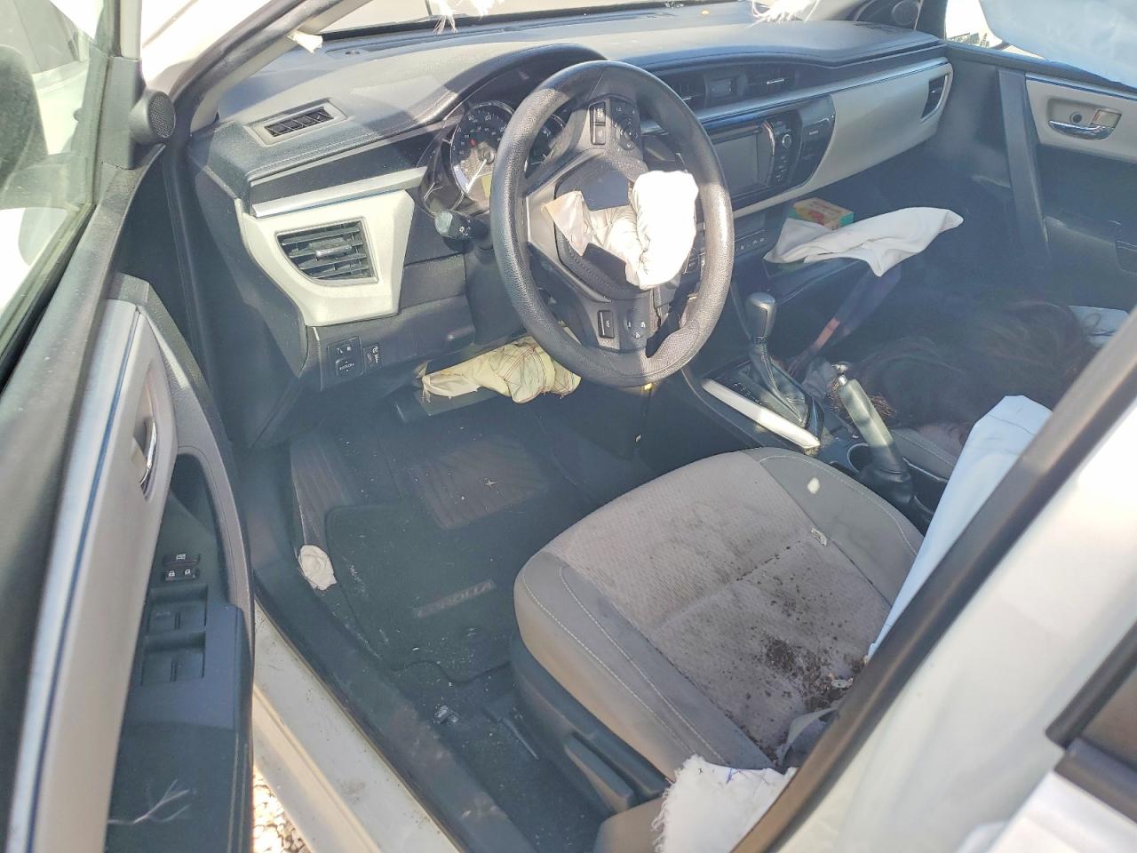 2015 TOYOTA COROLLA photo 22