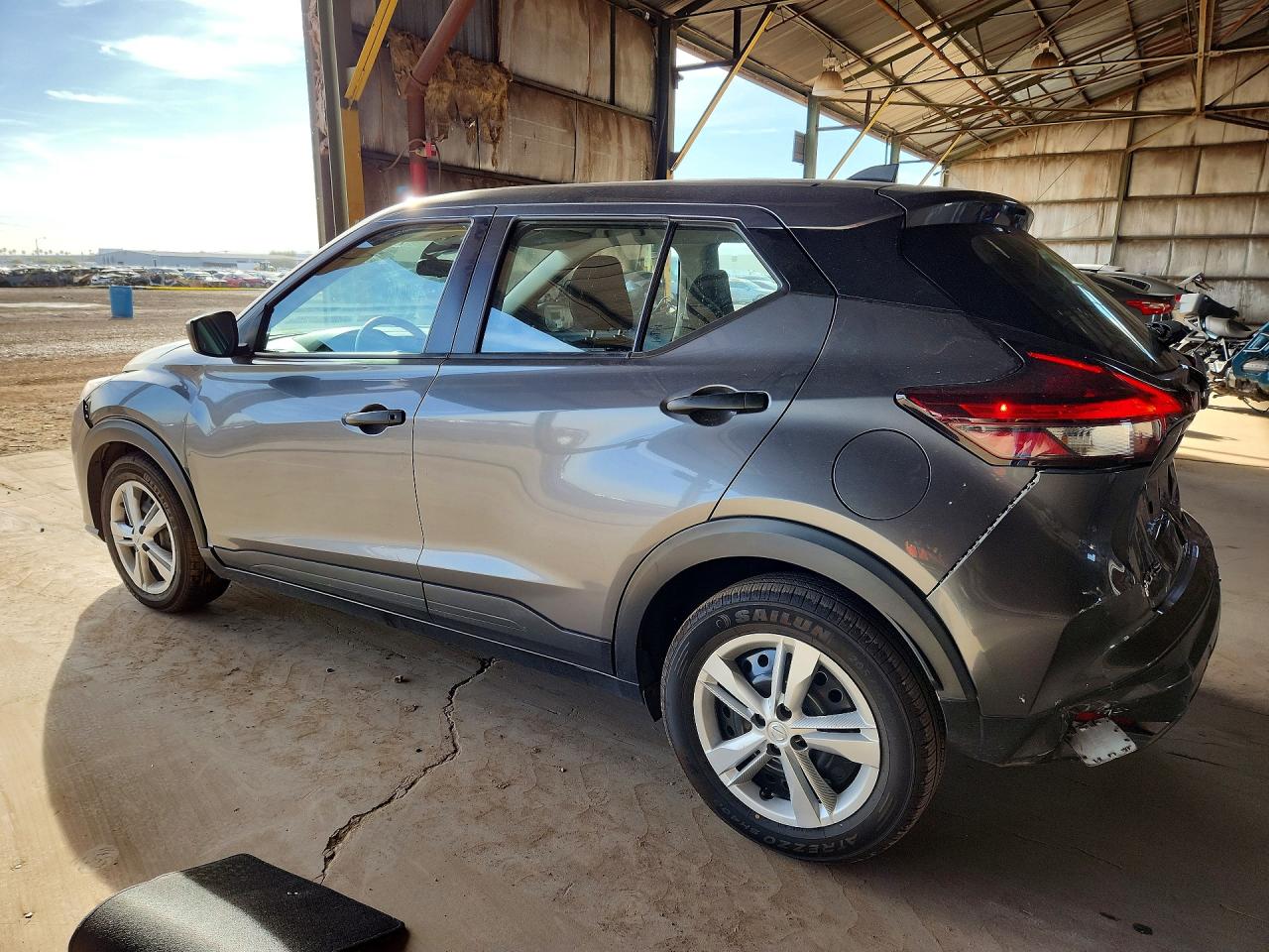 2022 NISSAN KICKS S photo 3