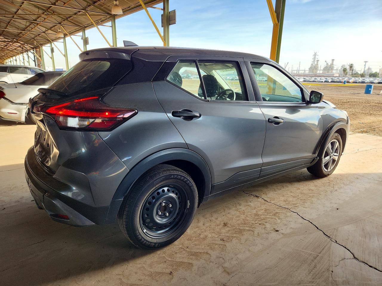 2022 NISSAN KICKS S photo 5