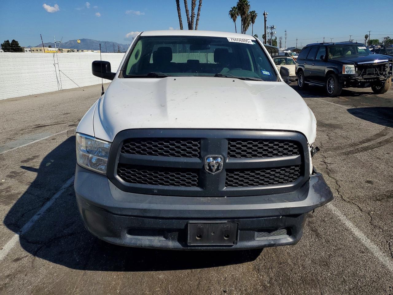 2017 RAM 1500 ST photo 5