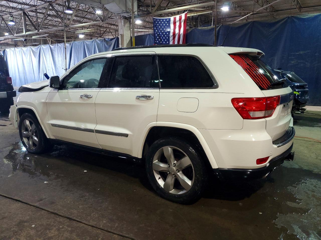 2011 JEEP GRAND CHEROKEE OVERLAND photo 3