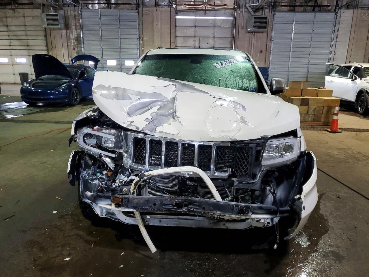 2011 JEEP GRAND CHEROKEE OVERLAND photo 9