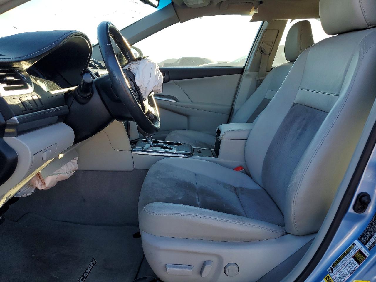 2012 TOYOTA CAMRY HYBRID photo 25