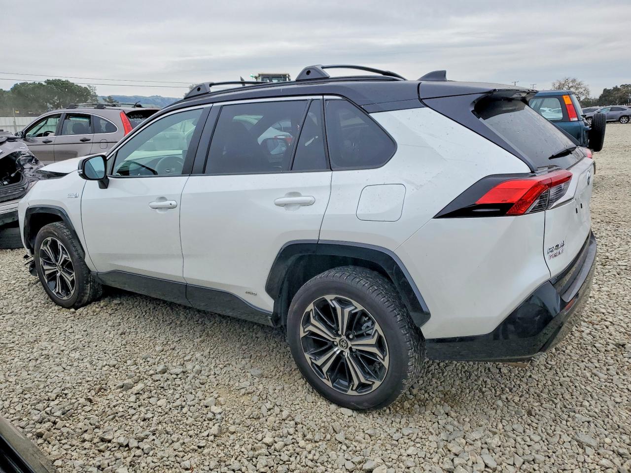 2024 TOYOTA RAV4 PRIME XSE photo 2