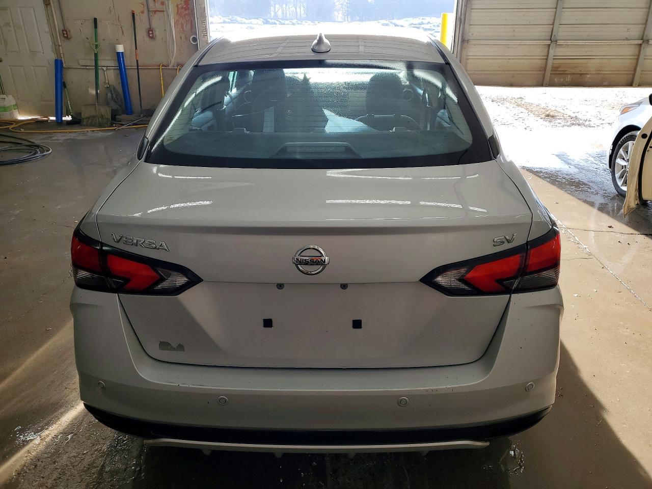 2021 NISSAN VERSA SV photo 6