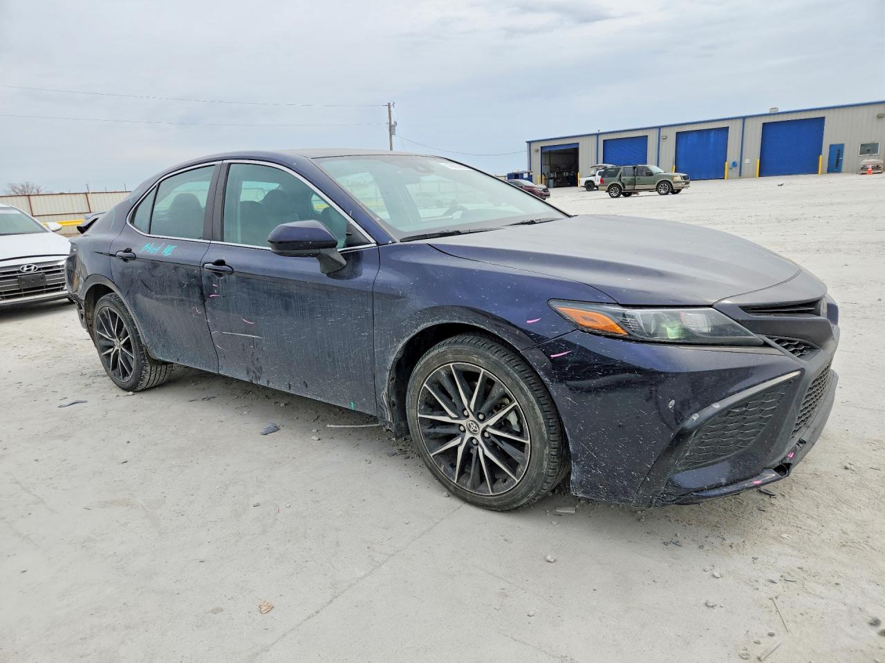2021 TOYOTA CAMRY SE photo 4
