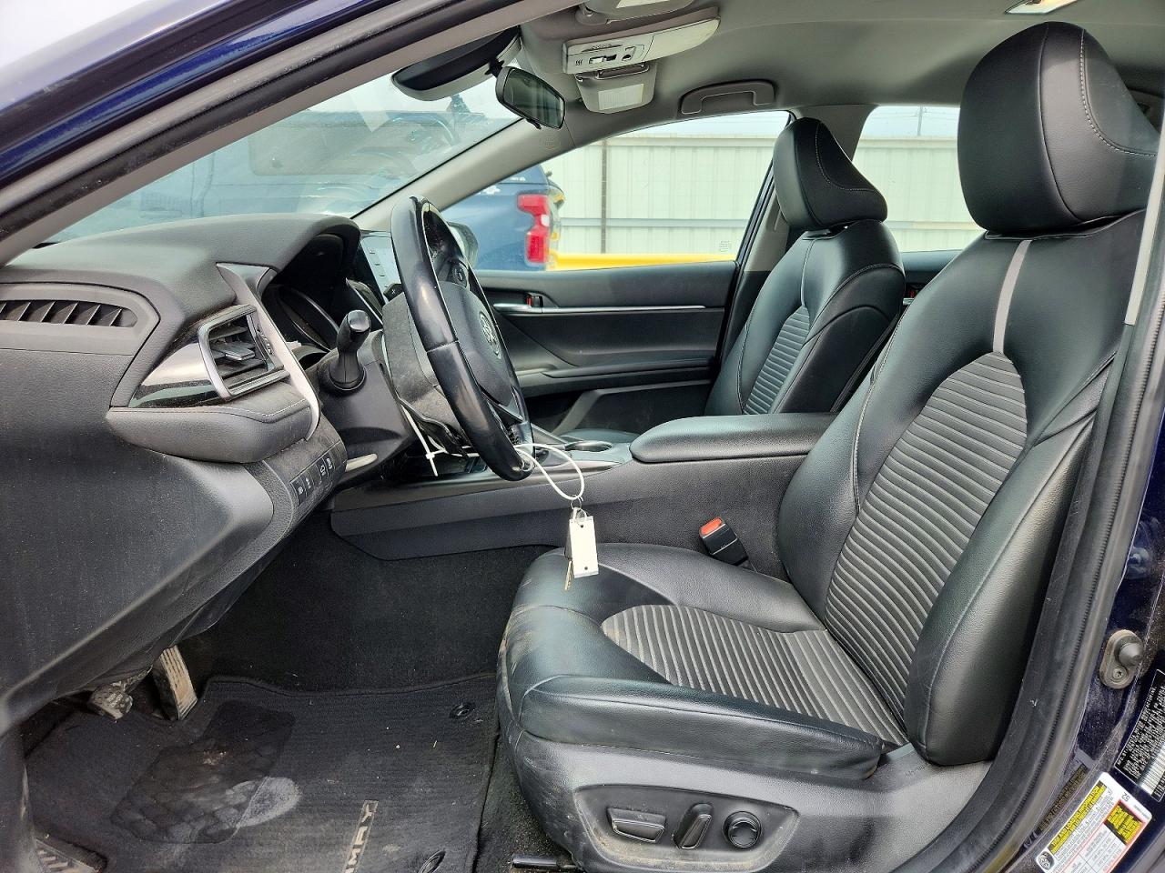 2021 TOYOTA CAMRY SE photo 7
