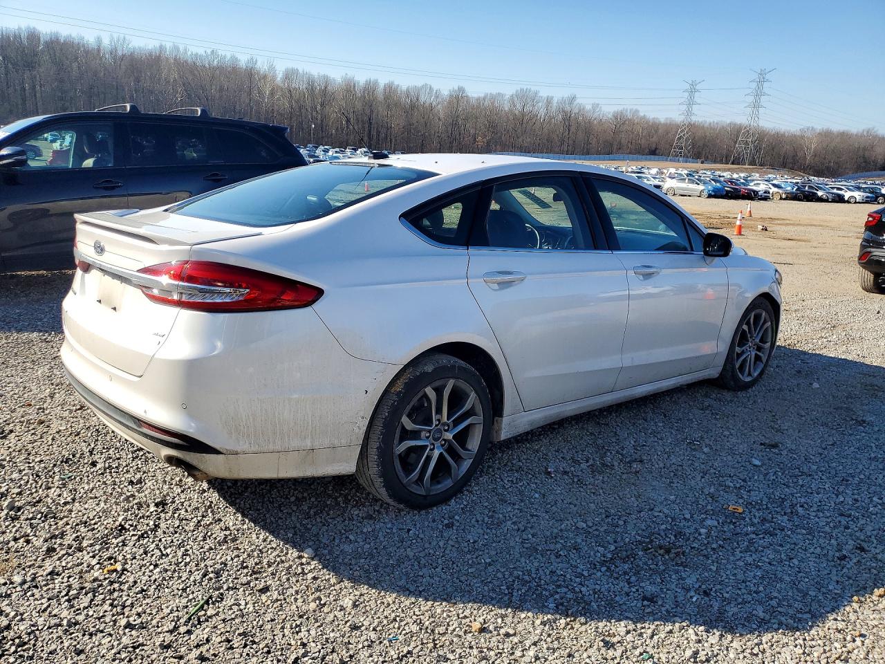 2017 FORD FUSION SE photo 3