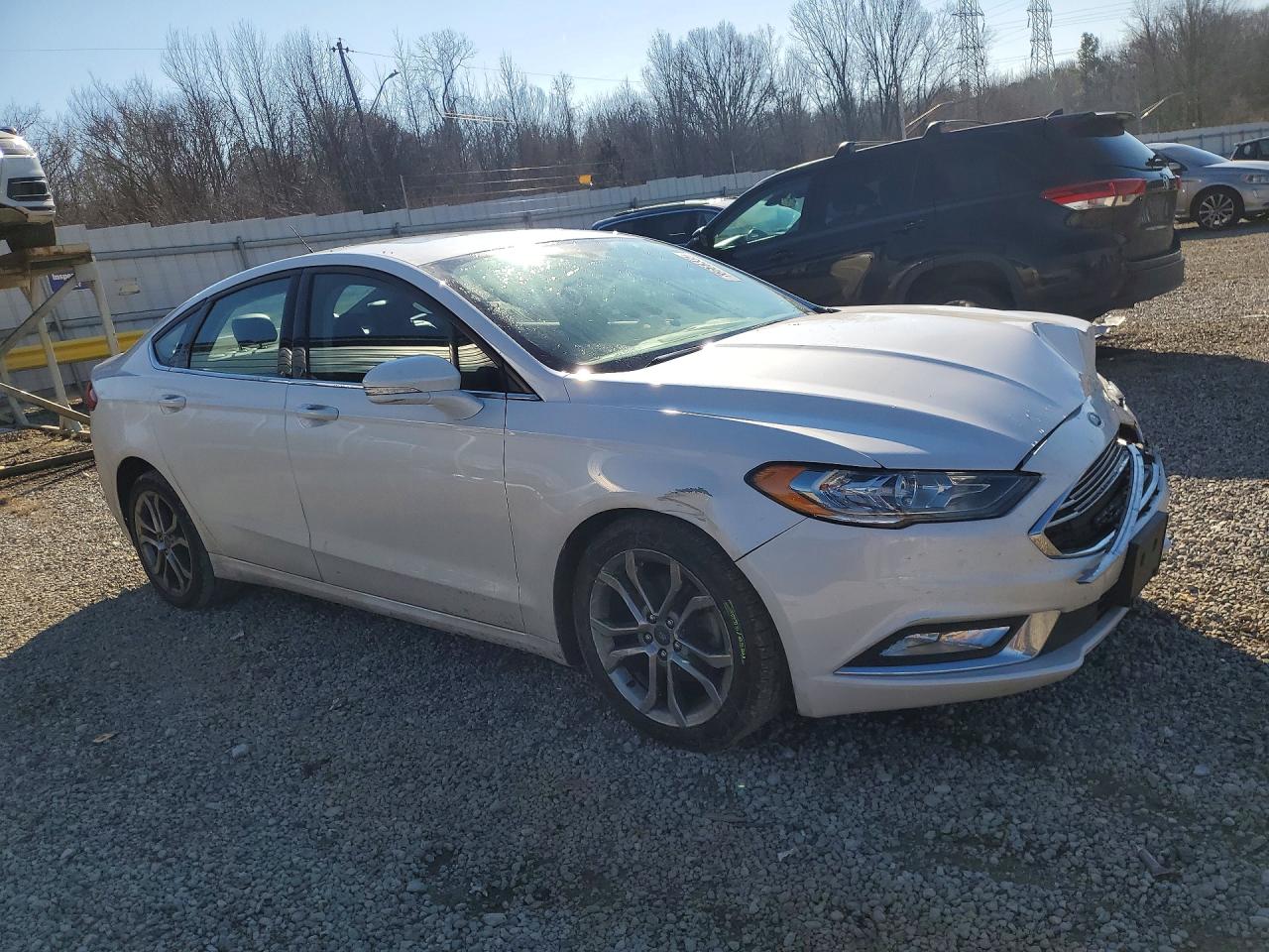 2017 FORD FUSION SE photo 4