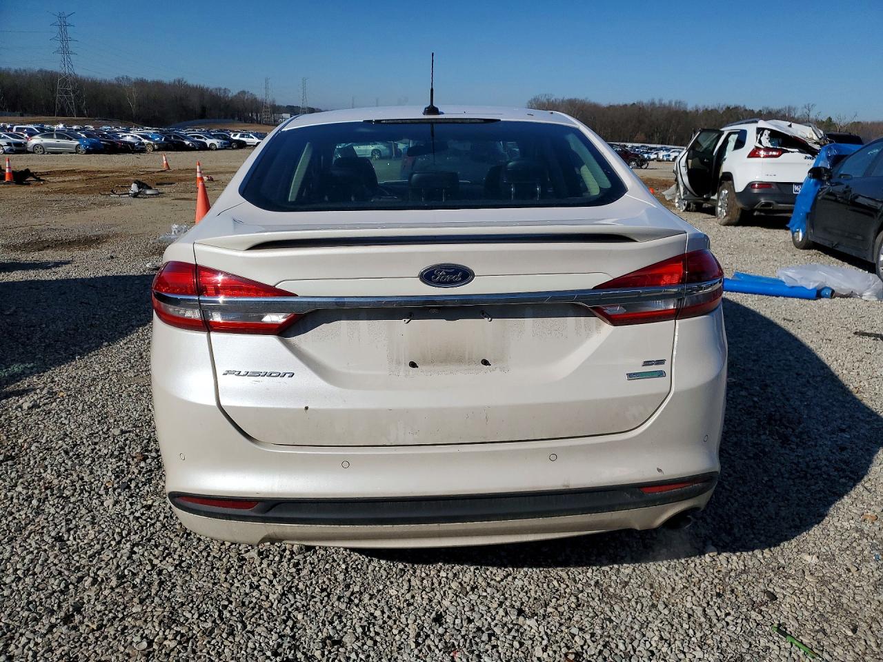 2017 FORD FUSION SE photo 6