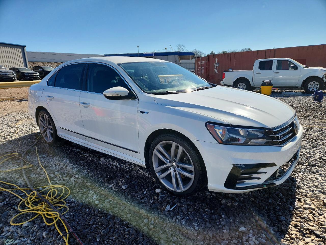 2017 VOLKSWAGEN PASSAT R-LINE photo 4