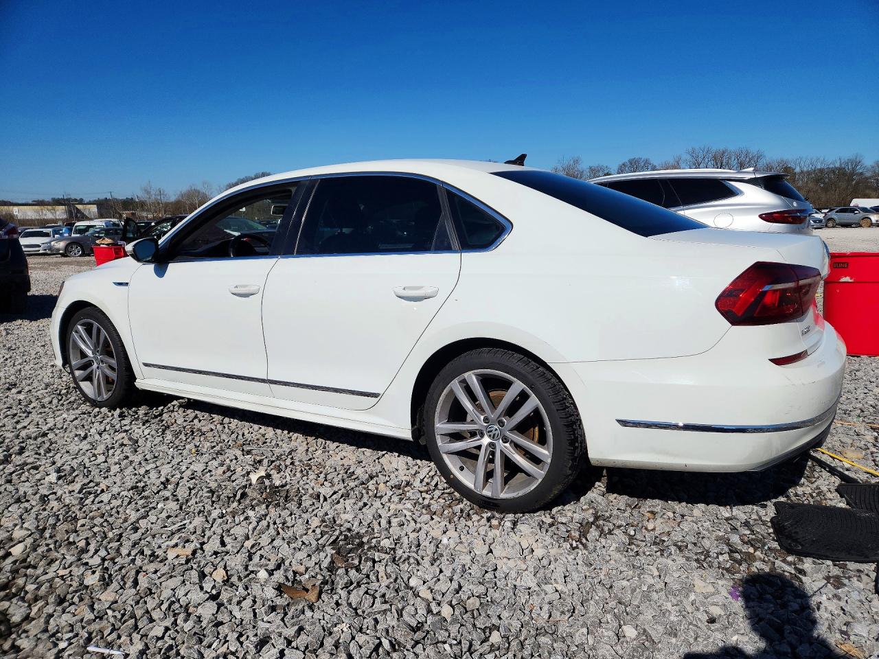 2017 VOLKSWAGEN PASSAT R-LINE photo 2