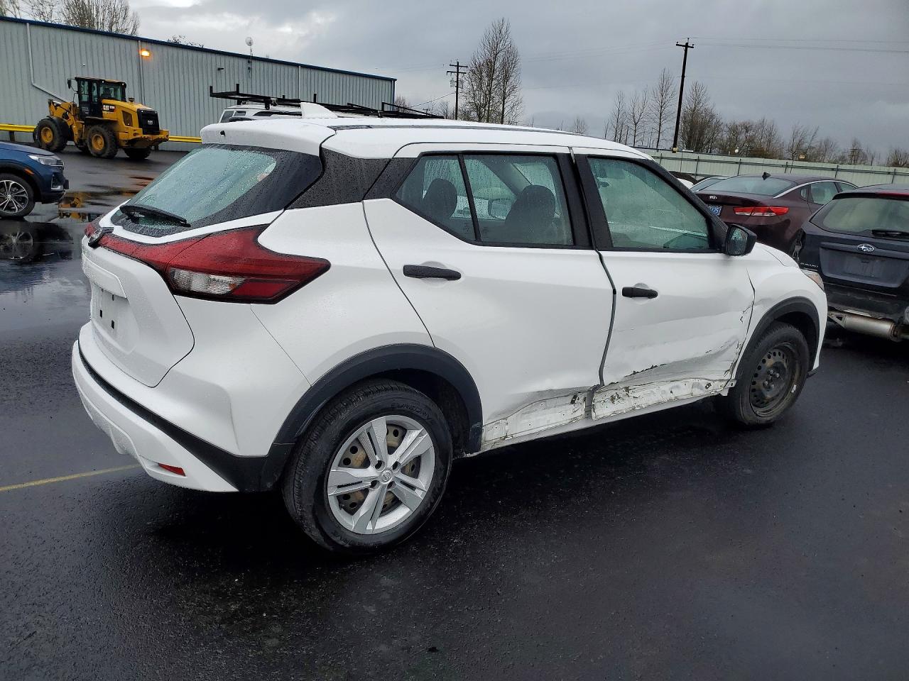 2023 NISSAN KICKS S photo 3