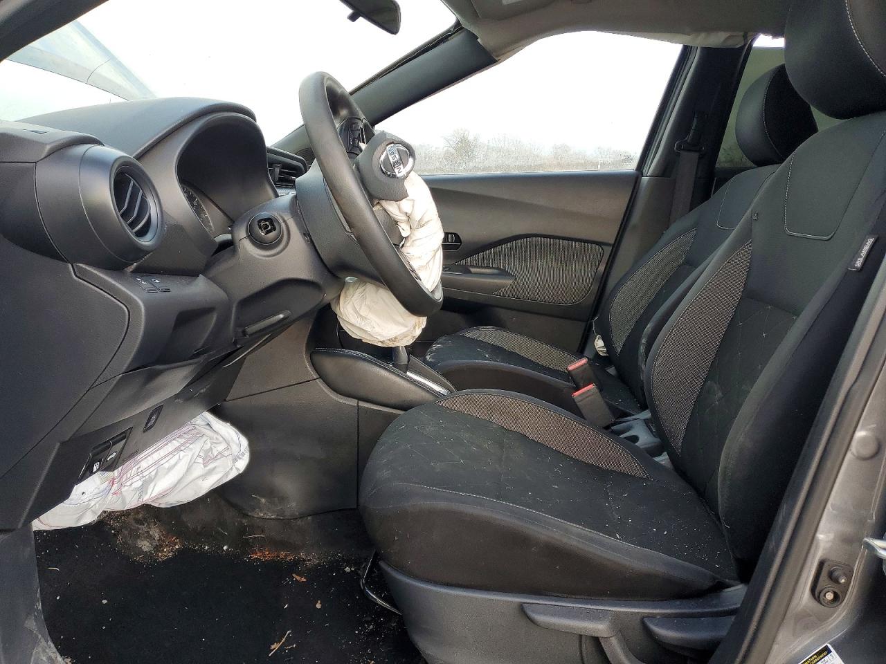 2019 NISSAN KICKS S photo 19