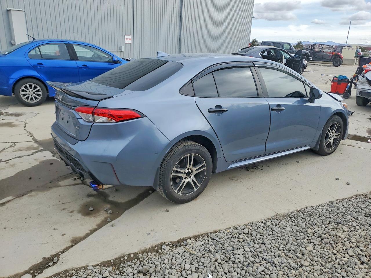 2024 TOYOTA COROLLA LE photo 3