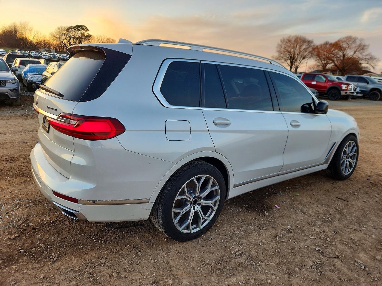 2020 BMW X7 XDRIVE40I photo 3