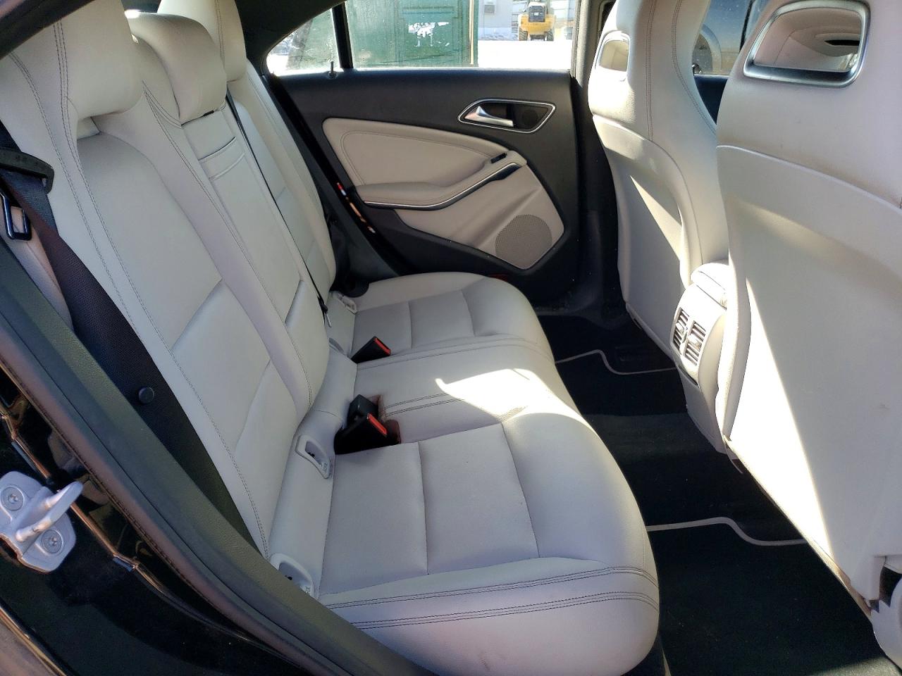 2016 MERCEDES-BENZ CLA 250 photo 28