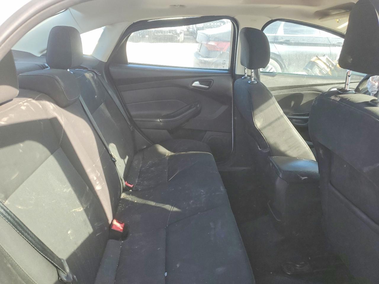 2015 FORD FOCUS SE photo 28
