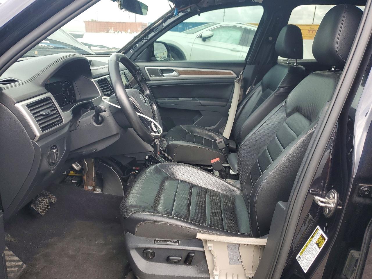 2018 VOLKSWAGEN ATLAS SEL PREMIUM photo 13