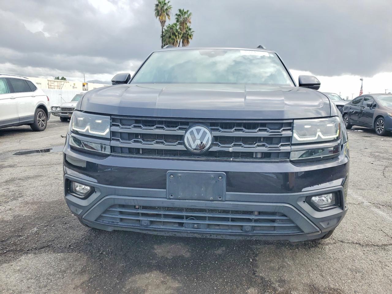 2018 VOLKSWAGEN ATLAS SEL PREMIUM photo 9