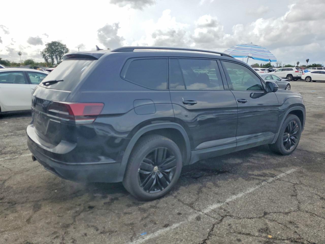 2018 VOLKSWAGEN ATLAS SEL PREMIUM photo 5