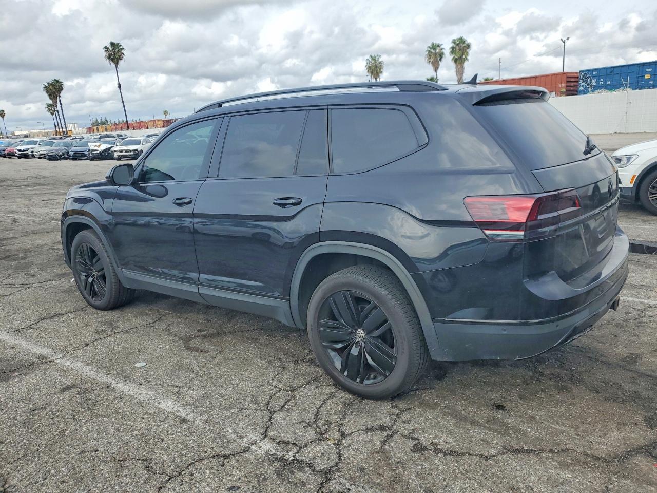 2018 VOLKSWAGEN ATLAS SEL PREMIUM photo 3