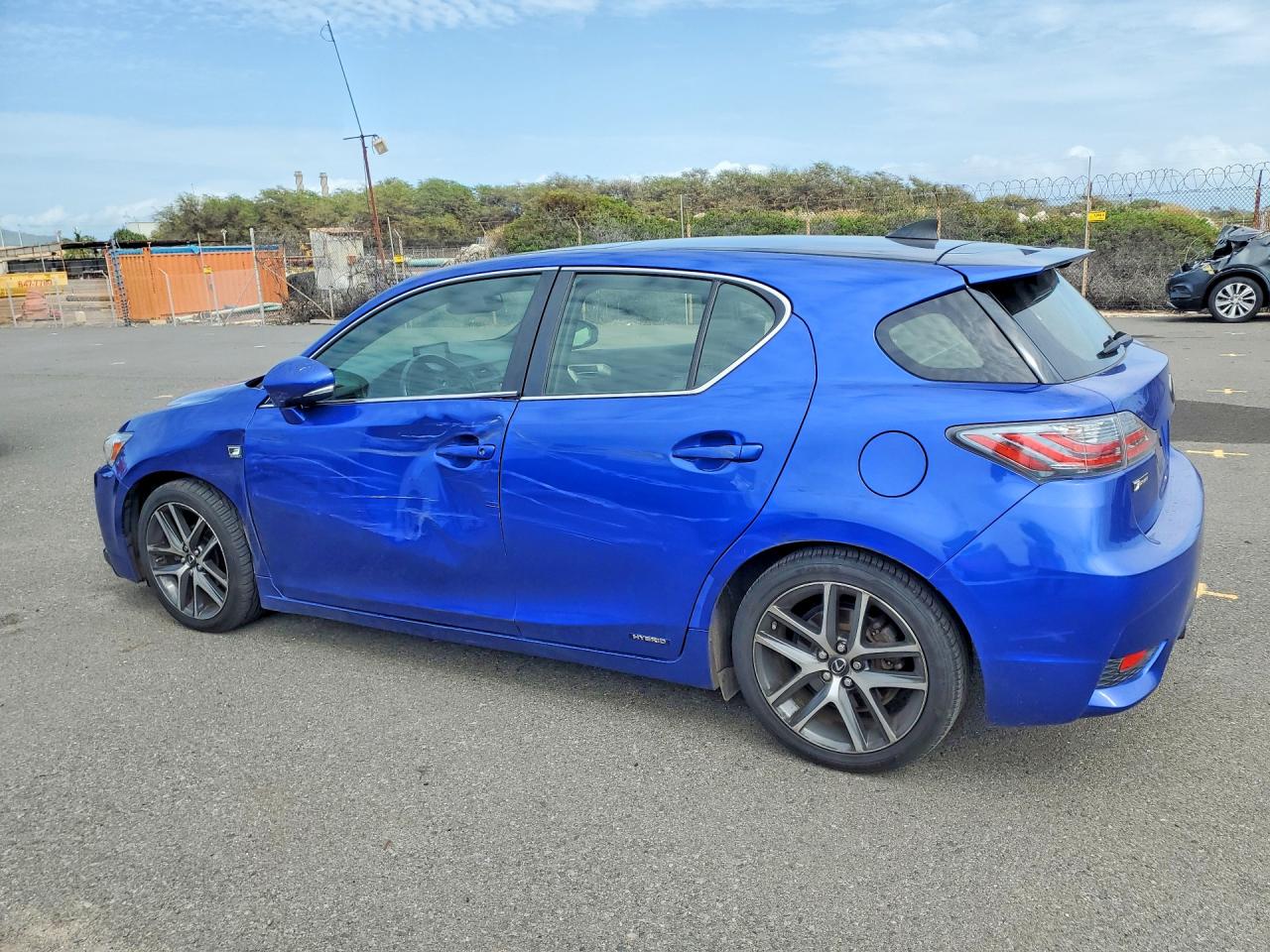 2016 LEXUS CT photo 2