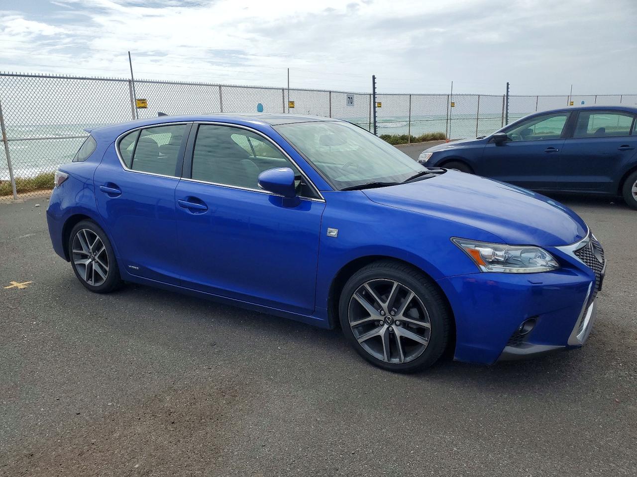 2016 LEXUS CT photo 4
