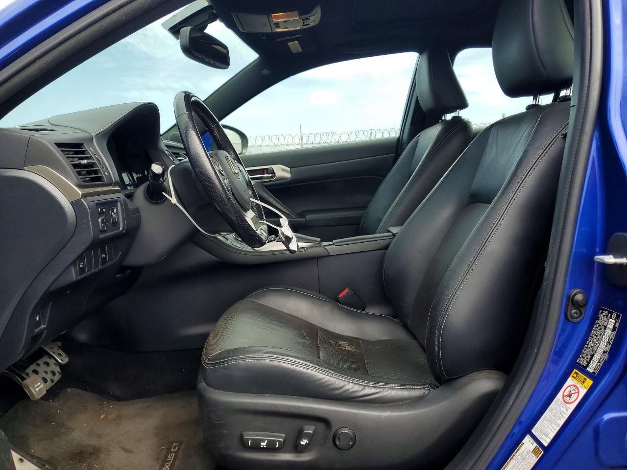 2016 LEXUS CT photo 7