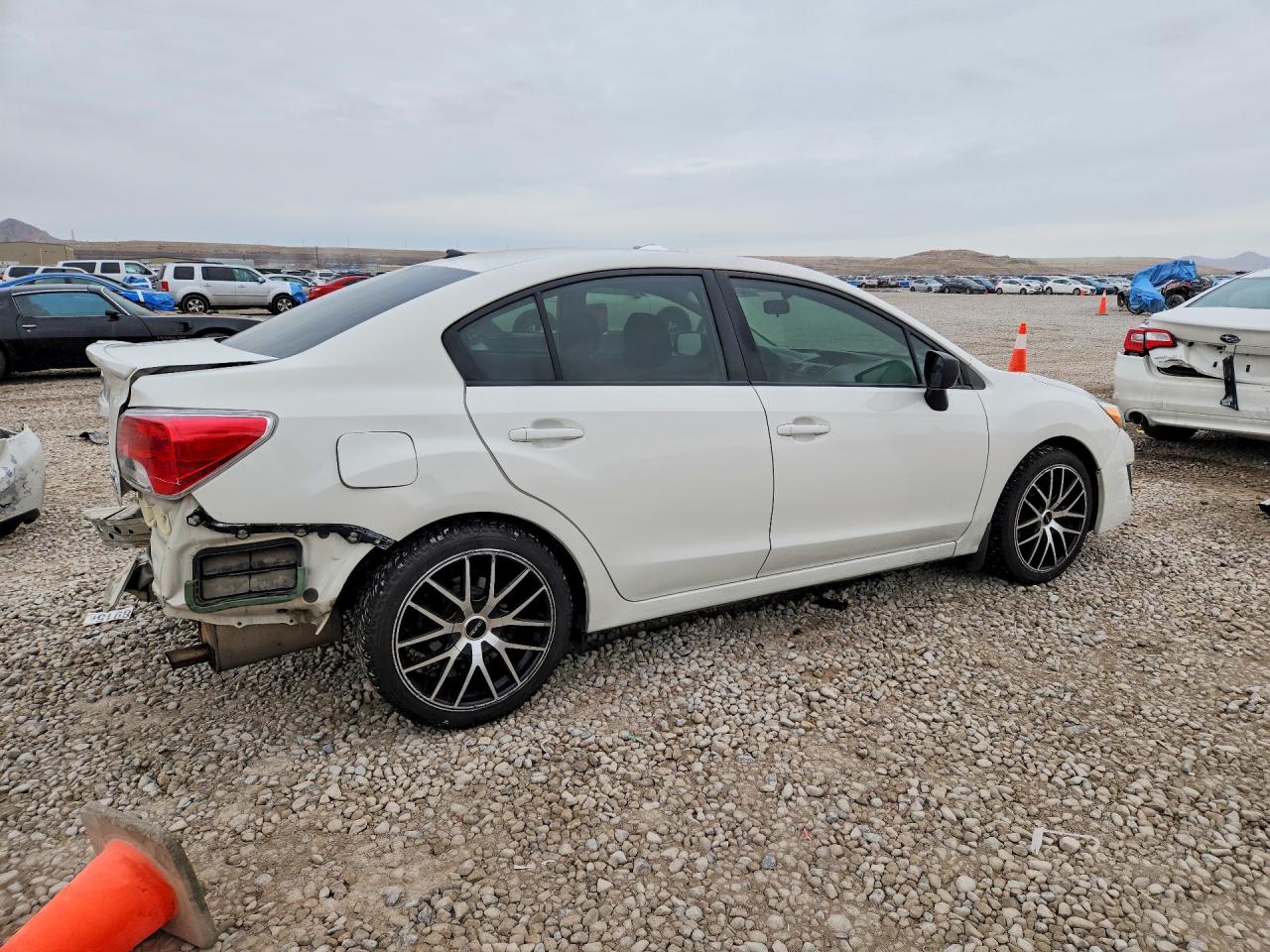 2015 SUBARU IMPREZA photo 3