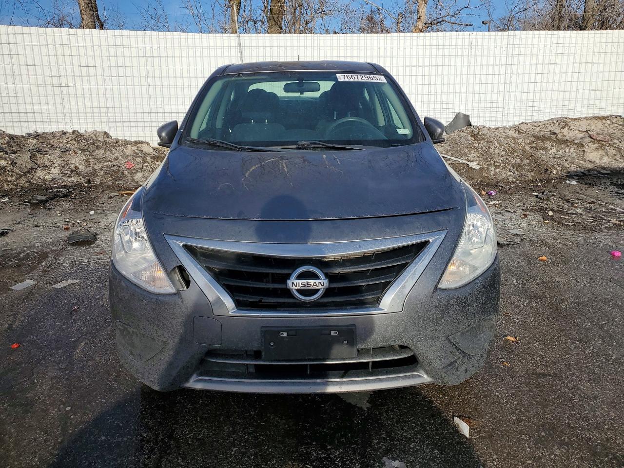 2019 NISSAN VERSA S photo 13