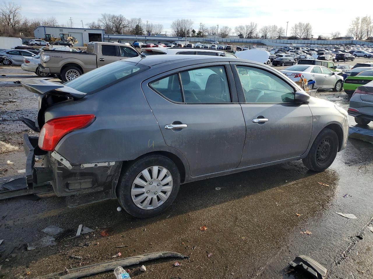 2019 NISSAN VERSA S photo 7
