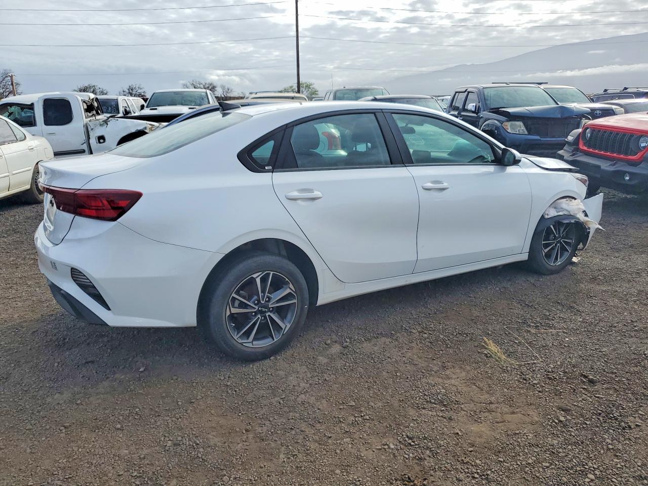 2024 KIA FORTE LXS photo 3
