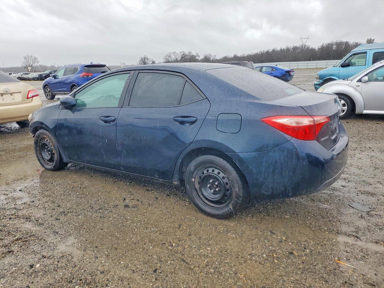 2019 TOYOTA COROLLA L photo 2
