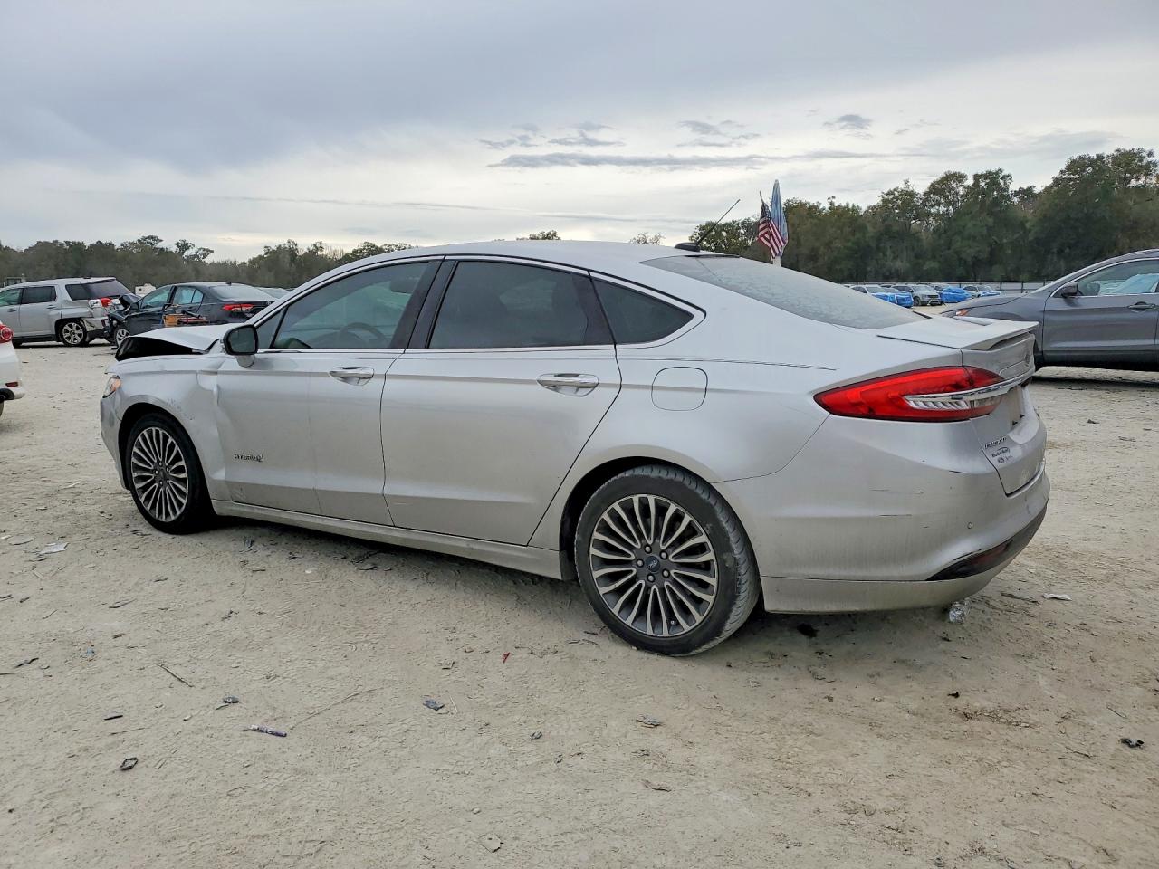 2018 FORD FUSION TITANIUM/PLATINUM HEV photo 4