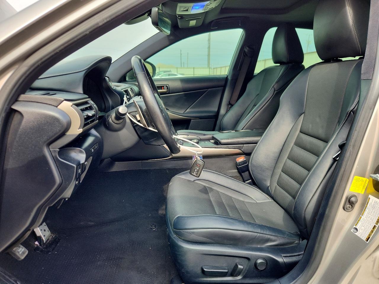 2019 LEXUS IS 300 photo 13