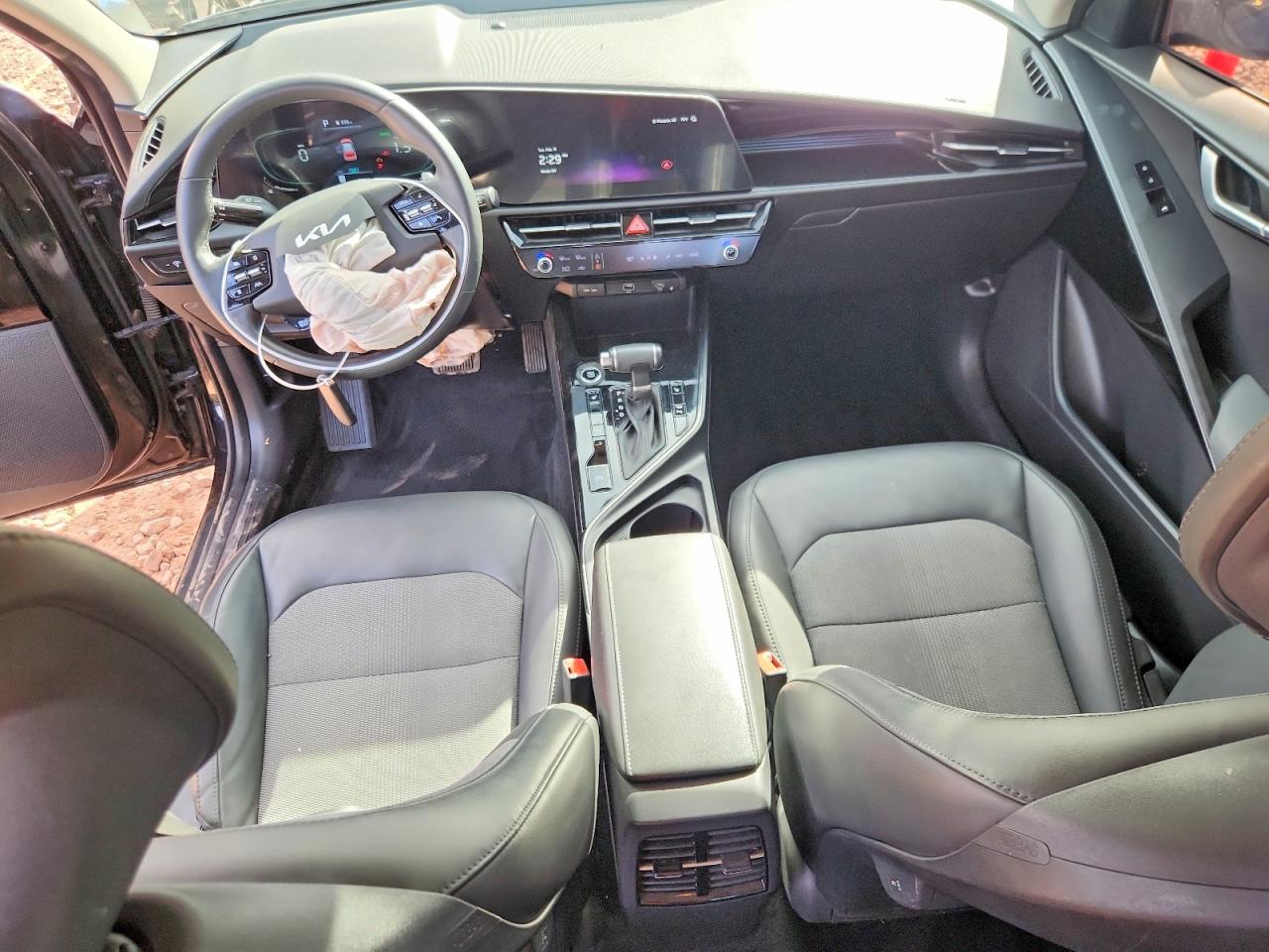 2023 KIA NIRO EX photo 8