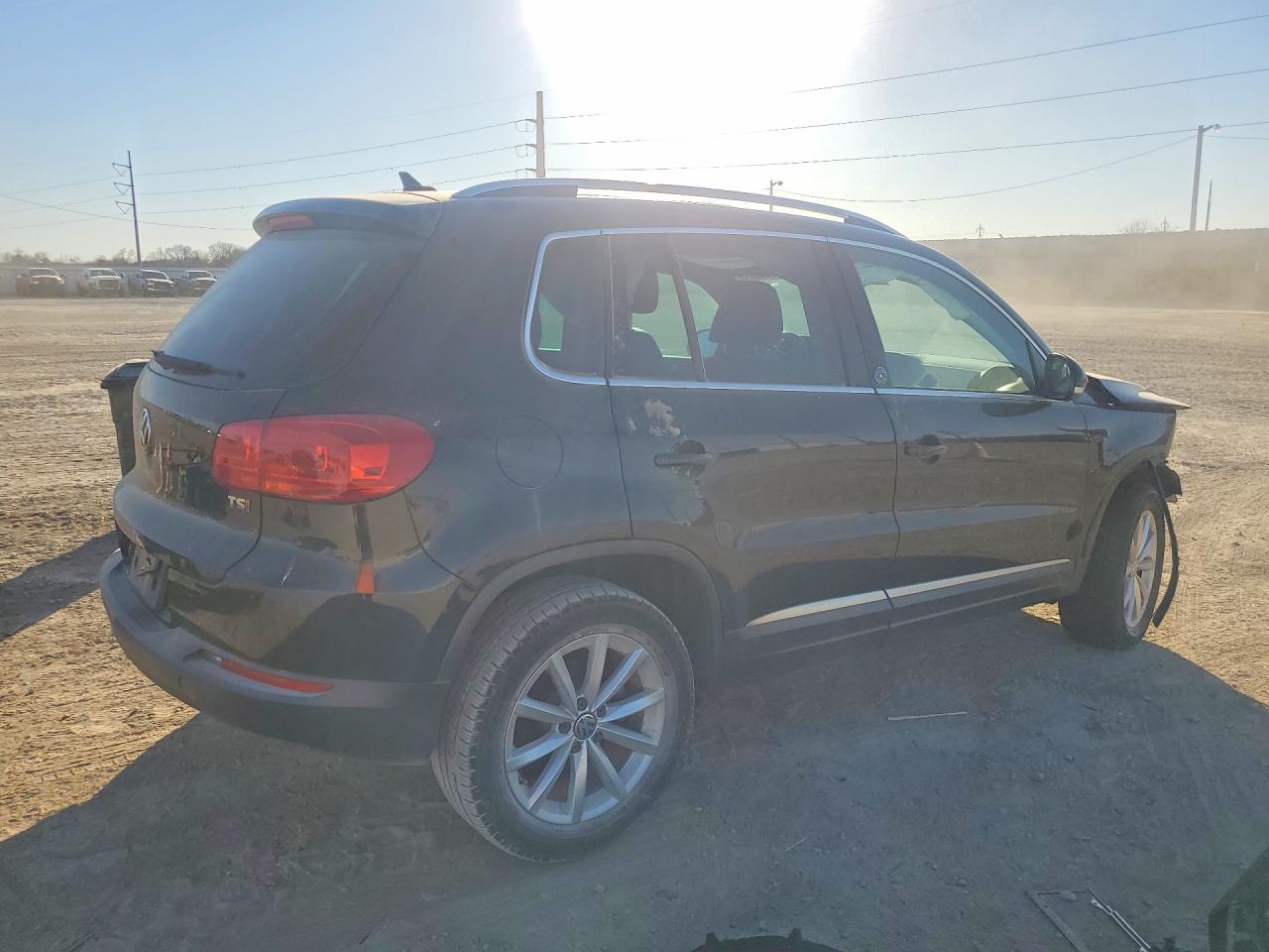 2017 VOLKSWAGEN TIGUAN WOLFSBURG photo 3